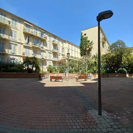 Mareluna Apartment
